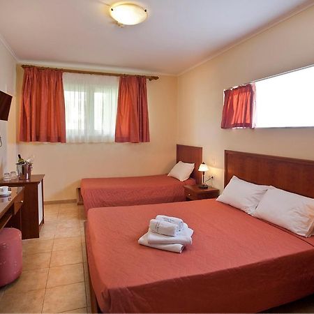 Hotel Cristina Maris 루트라키 외부 사진